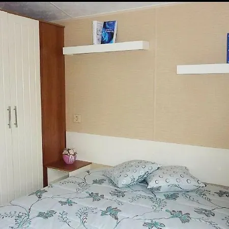 / Am Badesee Naehe Leipzig Mit Privatsstrand Und Sauna